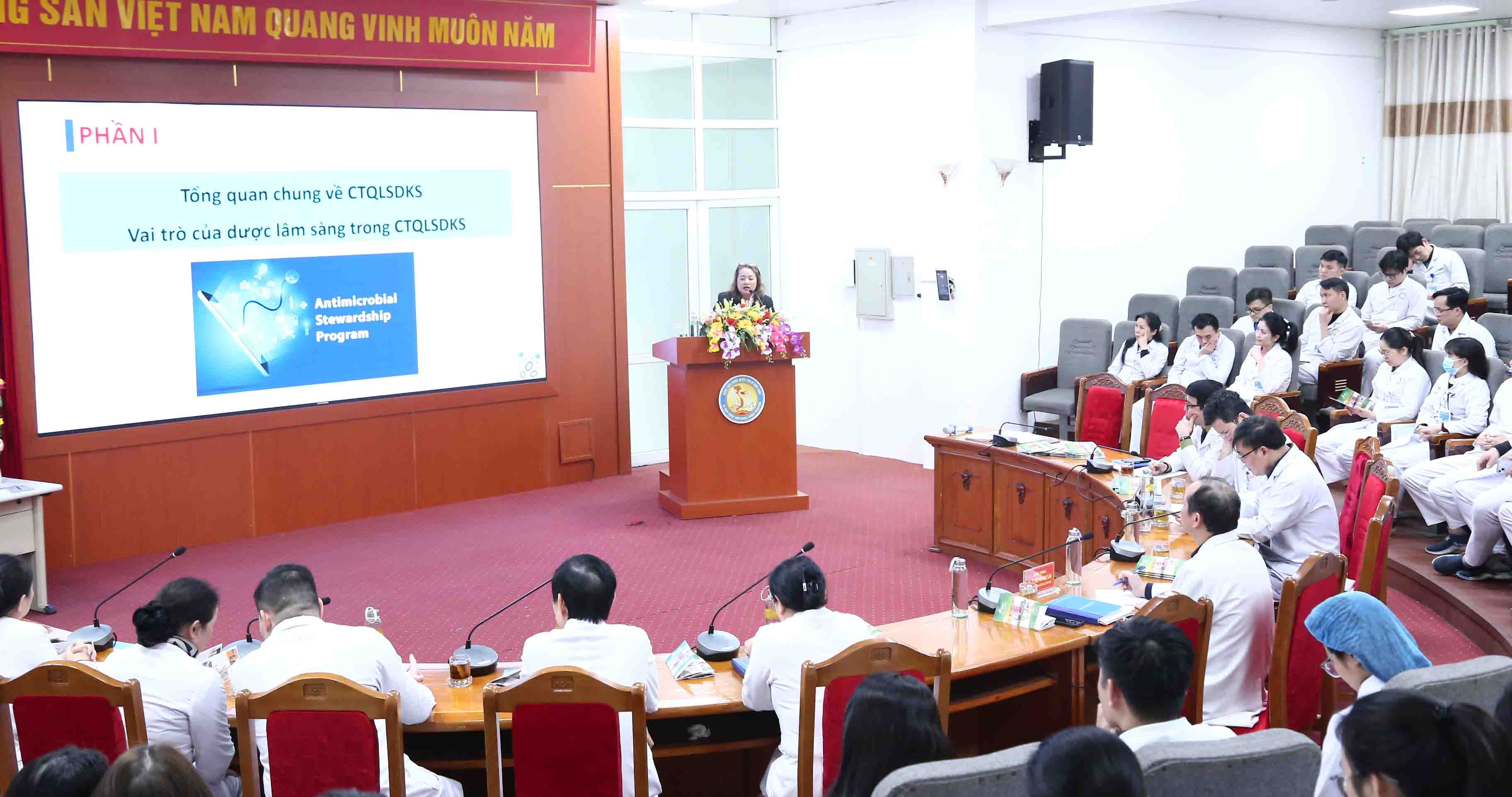 Bệnh viện Bỏng Quốc gia Lê Hữu Trác tổ chức sinh hoạt khoa học về quản lý sử dụng kháng sinh (AMS)