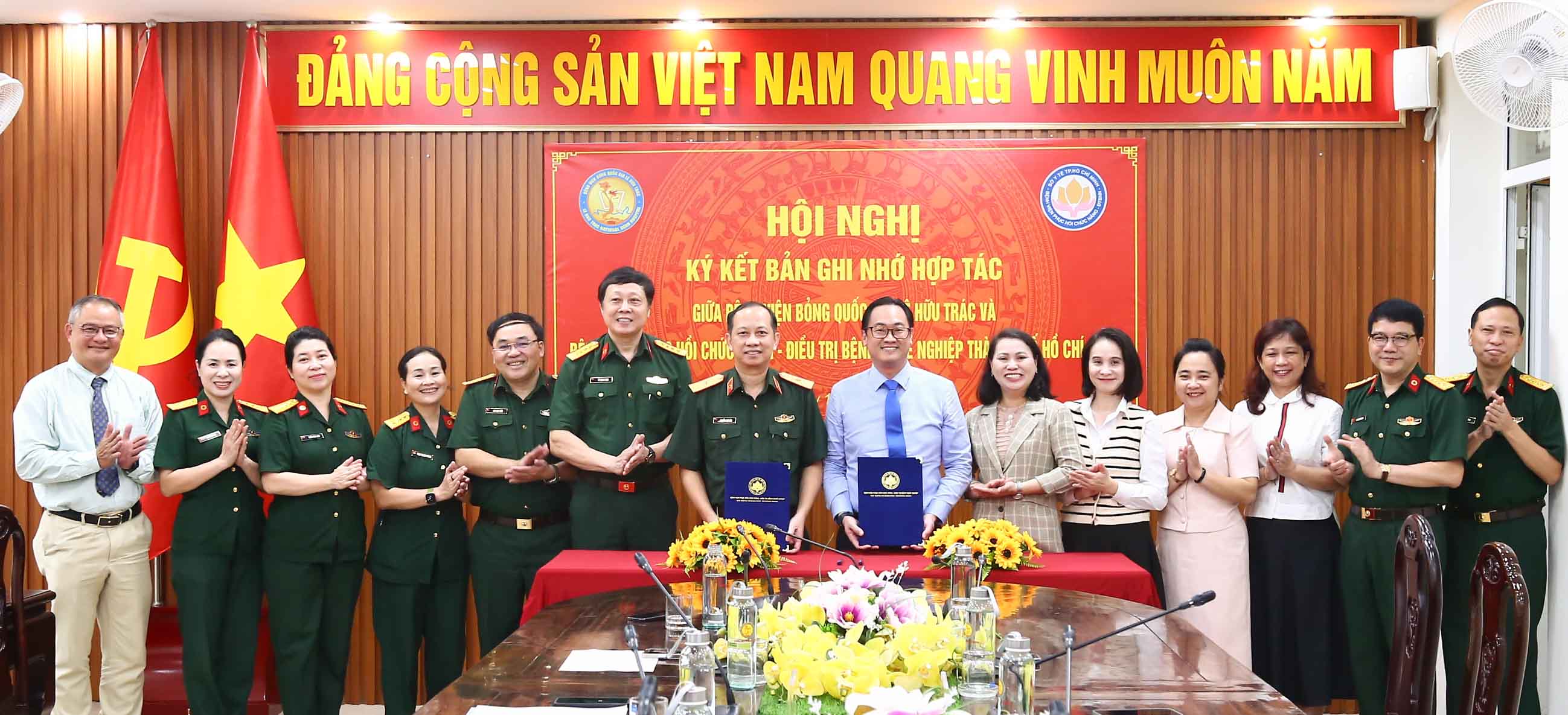 Bệnh viện Phục hồi Chức năng – Điều trị bệnh Nghề nghiệp TP. Hồ Chí Minh tăng cường hợp tác chuyên môn với Bệnh viện Bỏng Quốc gia Lê Hữu Trác