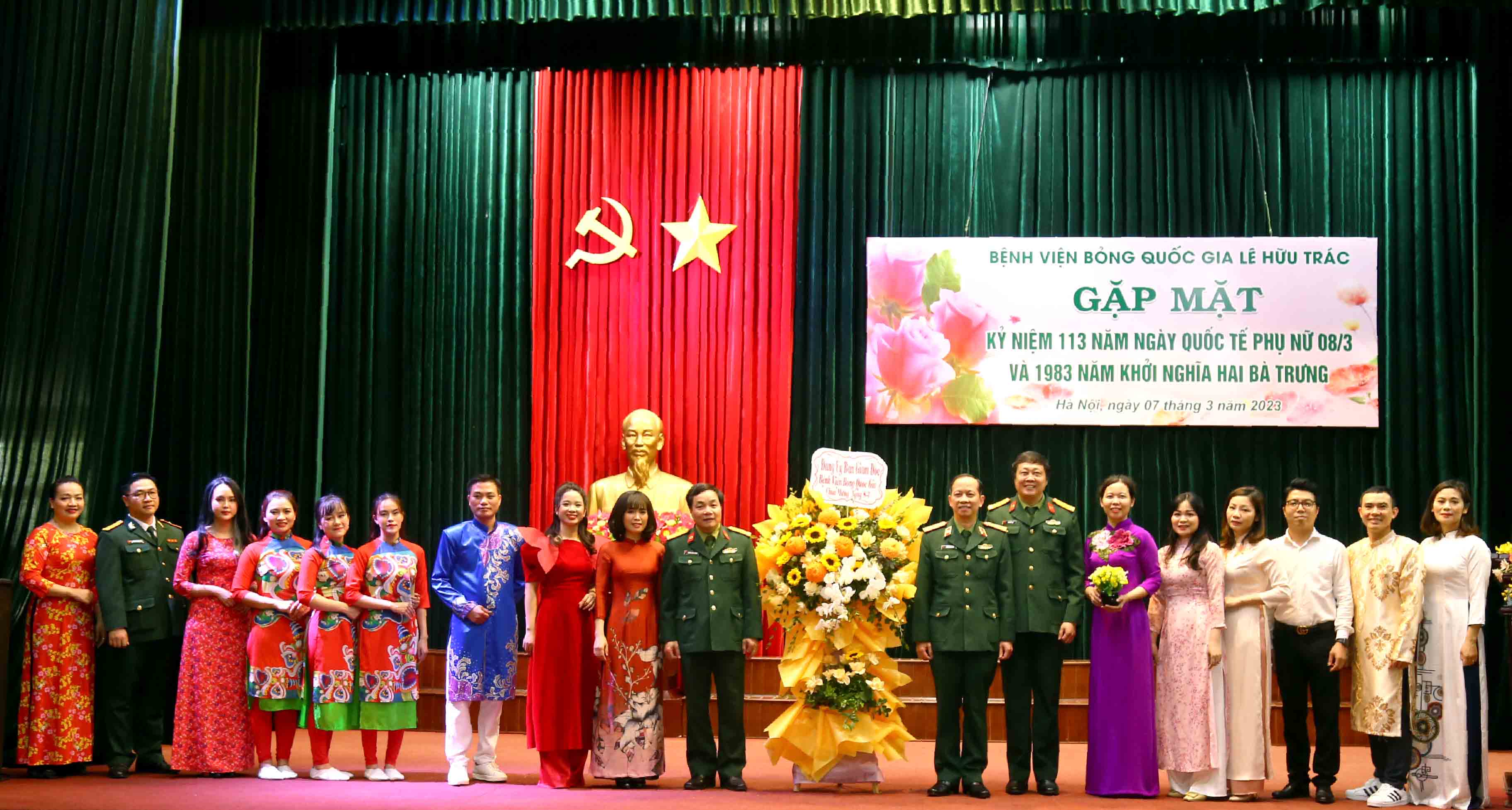 Bệnh viện Bỏng quốc gia Lê Hữu Trác tổ chức gặp mặt kỷ niệm 113 năm ngày quốc tế phụ nữ 08/3 