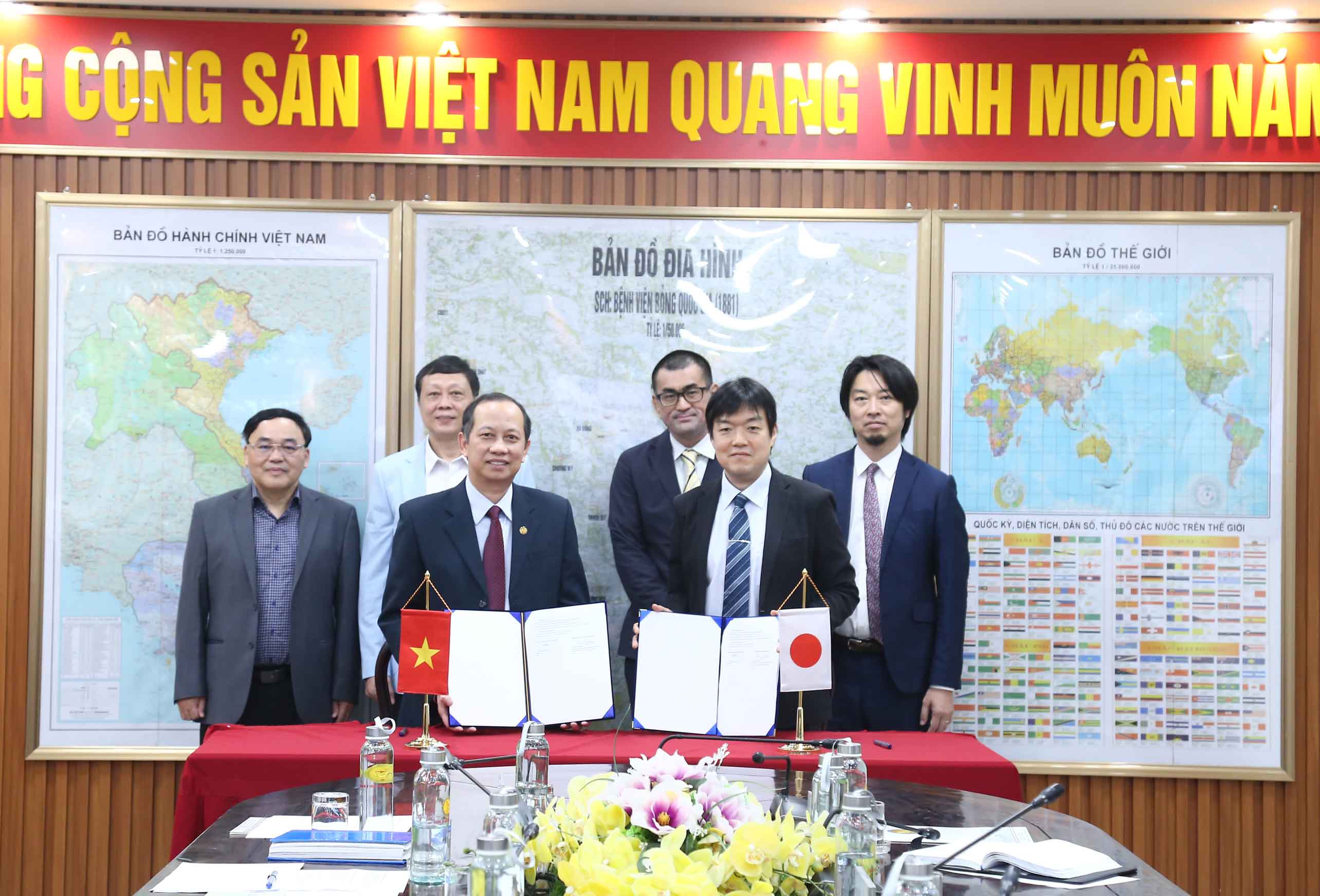 Bệnh viện Bỏng Quốc gia Lê Hữu Trác đón tiếp và làm việc với đoàn Bệnh viện Đại học Y Nippon (Nhật Bản)