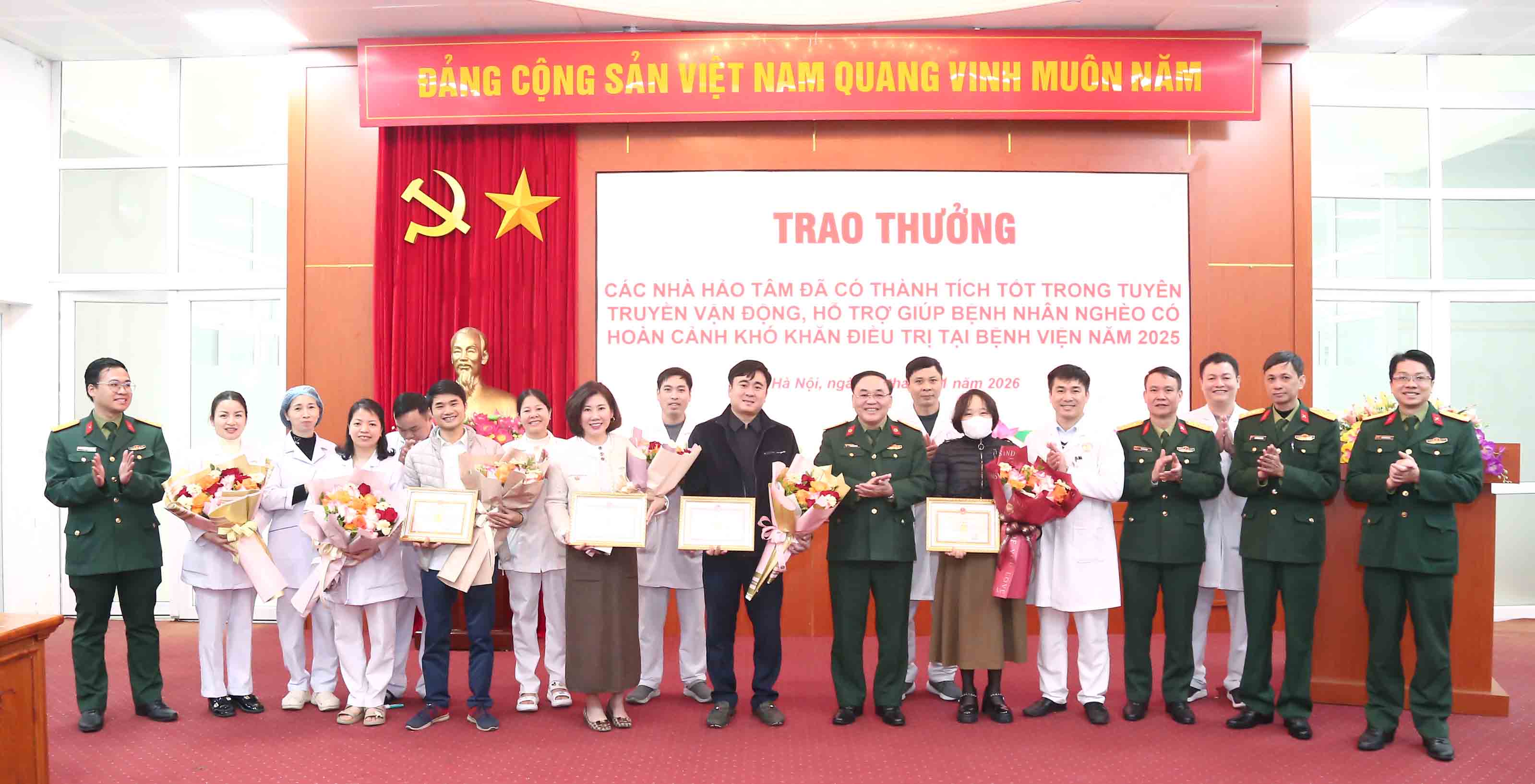 Tặng thưởng các tập thể, cá nhân tiêu biểu trong công tác vận động quyên góp hỗ trợ người bệnh có hoàn cảnh khó khăn tại Bệnh viện Bỏng Quốc gia Lê Hữu Trác năm 2025