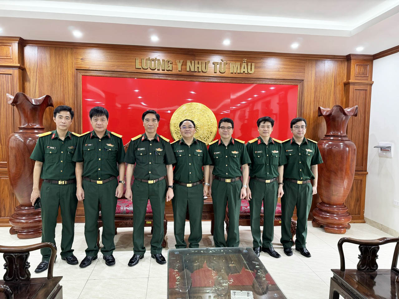 Đoàn công tác Bệnh viện Bỏng Quốc gia Lê Hữu Trác tham quan, học tập mô hình bệnh án điện tử và chuyển đổi số tại Bệnh viện Quân y 110